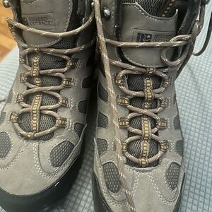Rugged outback brand mens hiking boots